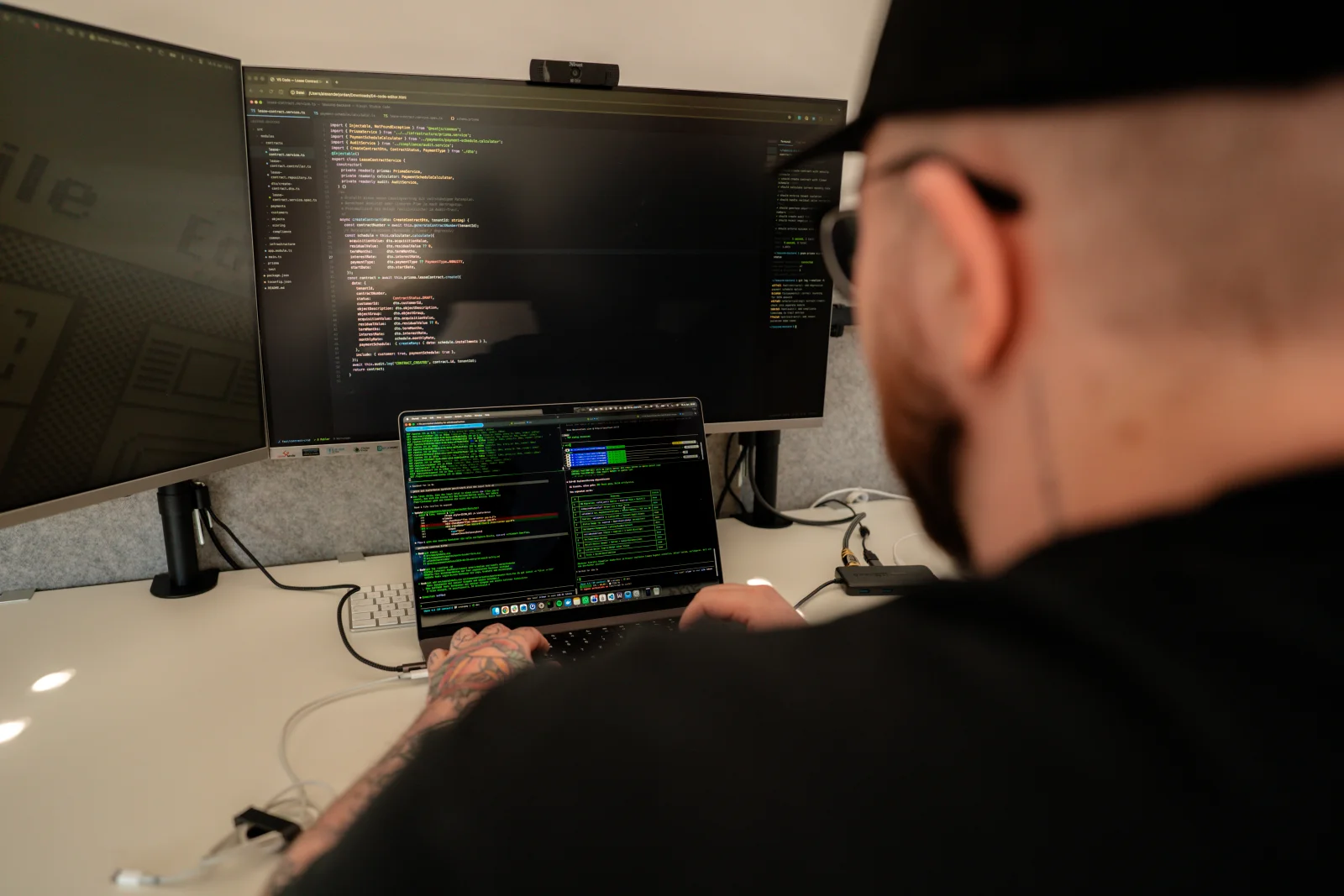 CrossLease Entwickler an Live-Code — Sicherheit und Compliance werden im Haus gebaut